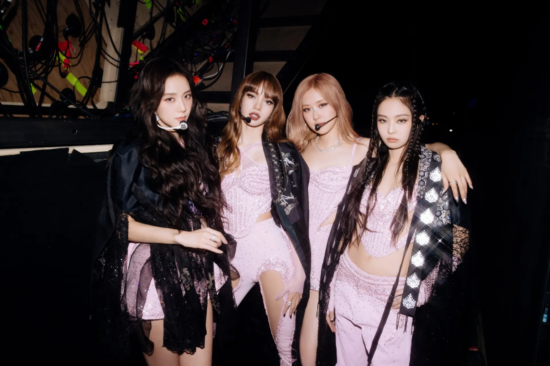 black-pink-den-viet-nam-1