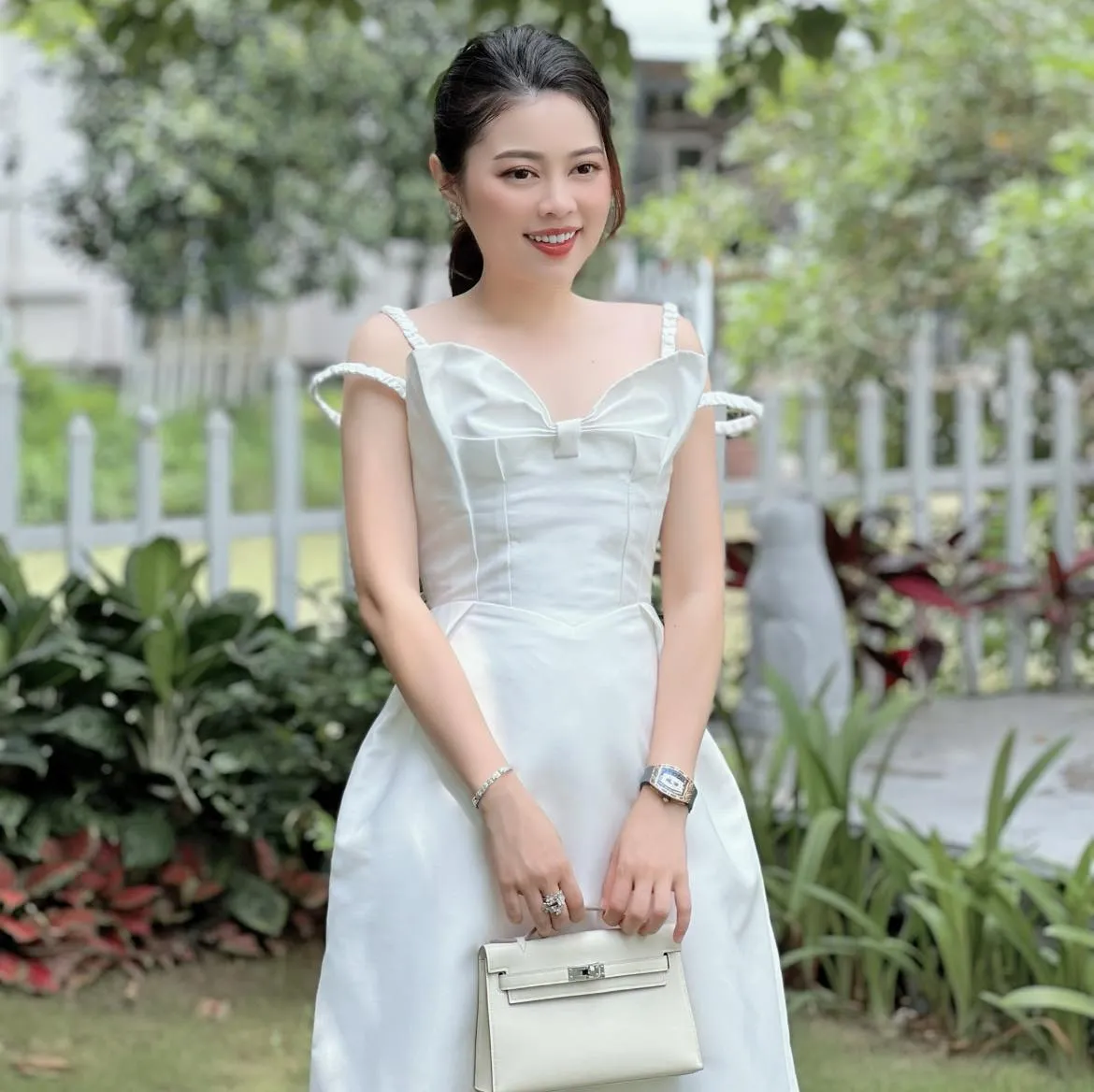 hotmom-hang-tui-4