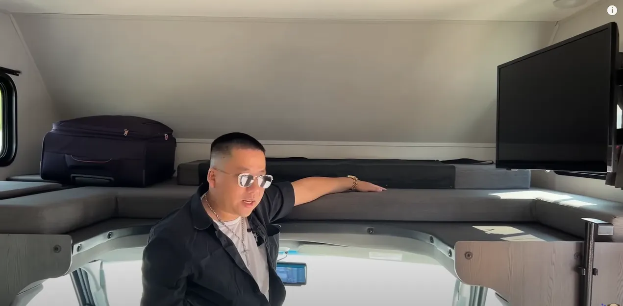 khoa-pug-di-du-lich-2