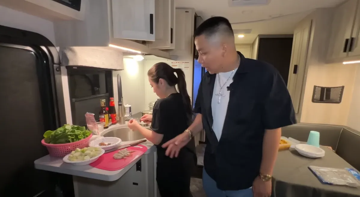 khoa-pug-di-du-lich-4