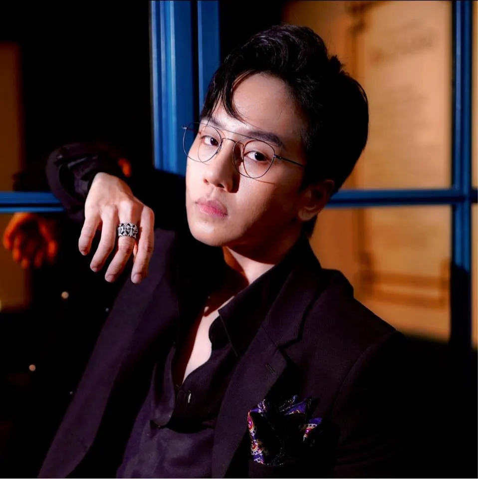 ban-trai-miko-lan-trinh-thi-dai-hoc-1