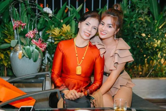 sieu-mau-vu-thu-phuong-va-me-3