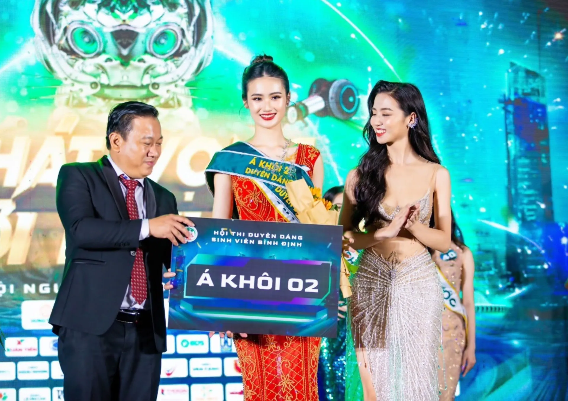 y-nhi-miss-world-vietnam-3