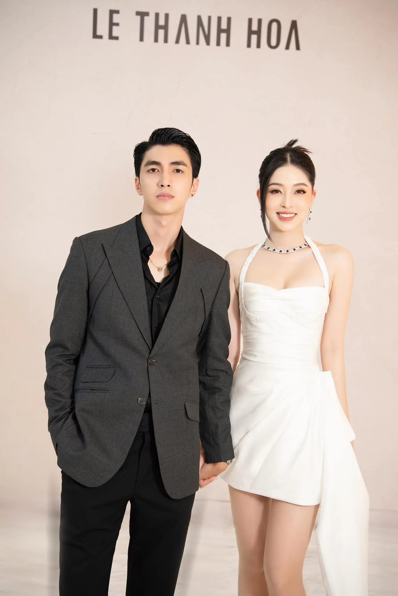 hoa-hau-va-ban-trai-3