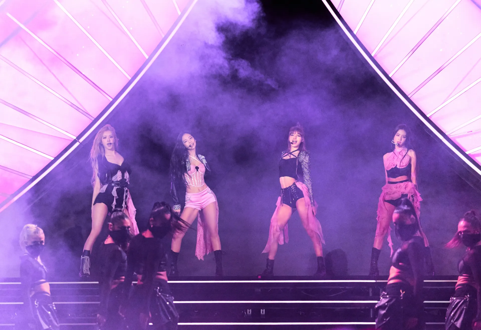 black-pink-viet-nam-2