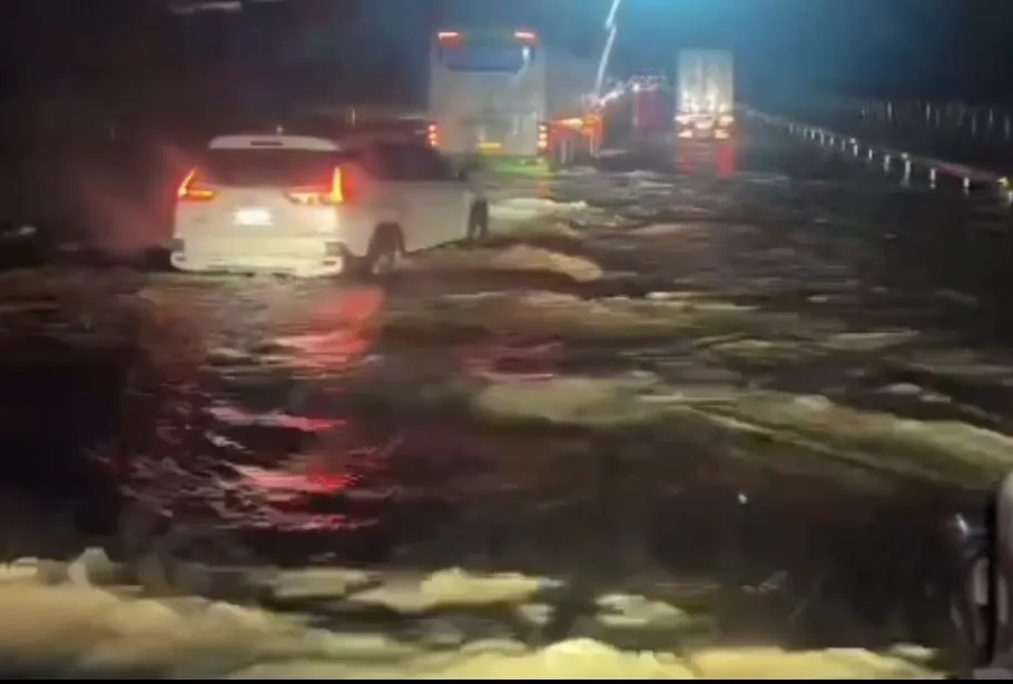 ngap-cao-toc-phan-thiet-dau-giay-2