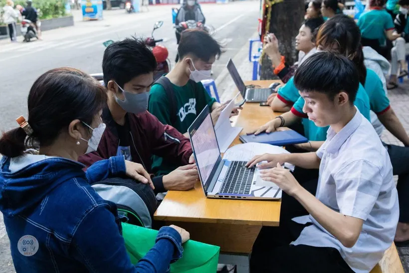 luu-y-khi-tan-sinh-vien-nhap-hoc-giup-tiet-kiem-tranh-mac-bay