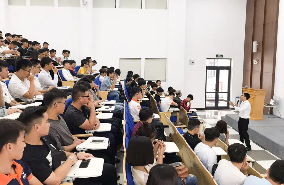 luu-y-khi-tan-sinh-vien-nhap-hoc-giup-tiet-kiem-tranh-mac-bay-3