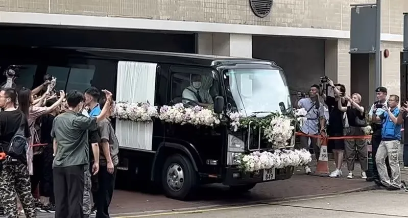 tang-le-dam-nuoc-mat-cua-nu-ca-si-coco-lee