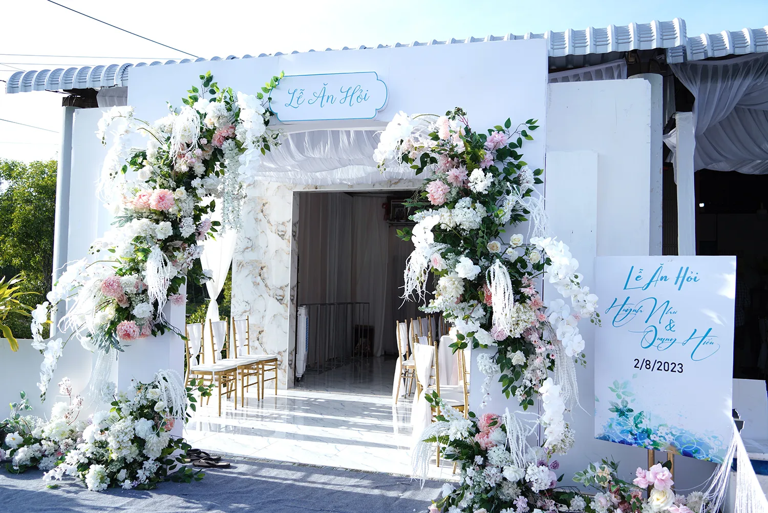 ho-quang-hieu-lam-le-an-hoi-voi-ban-gai-kem-17-tuoi-4