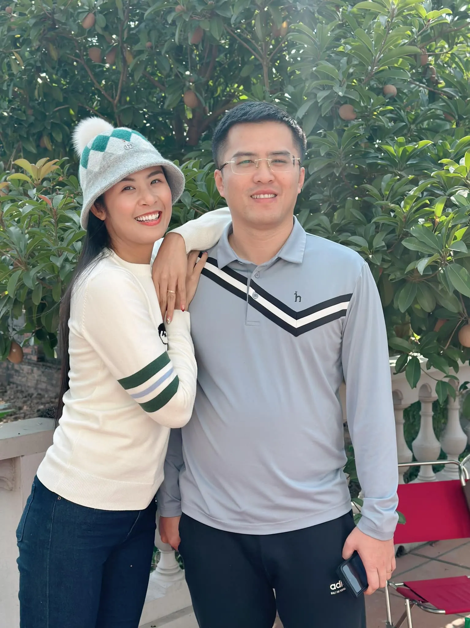 hoa-hau-duoc-tra-luong-1-ty-dong-moi-nam-2