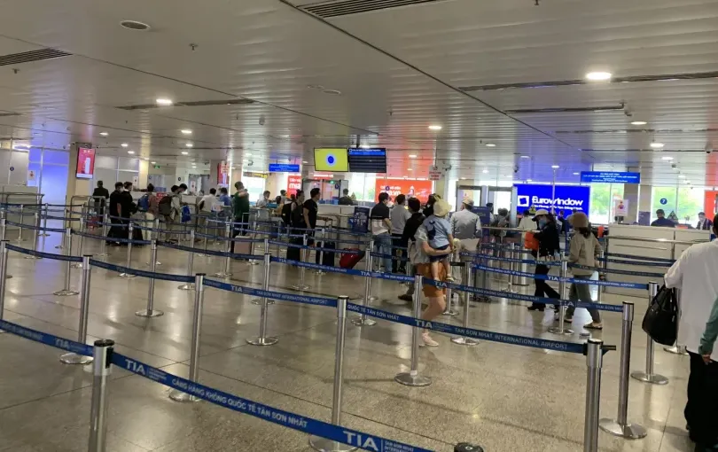 su-dung-ung-dung-vneid-khi-lam-thu-tuc-may-bay-4