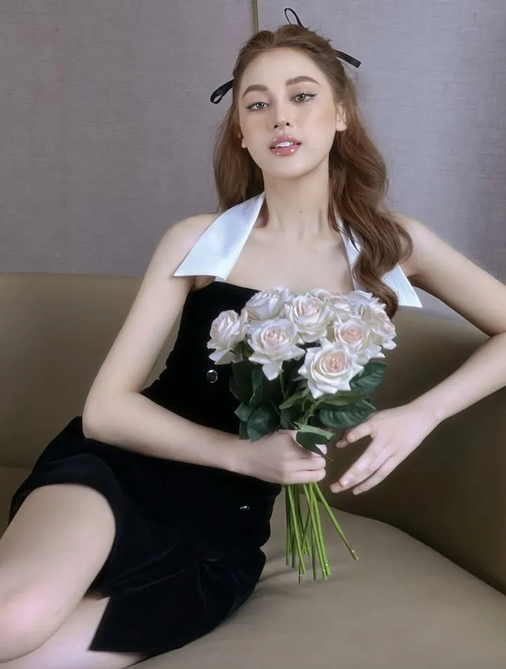 co-gai-e-de-di-thi-hoa-hau-nhan-sac-chua-qua-chinh-sua-1