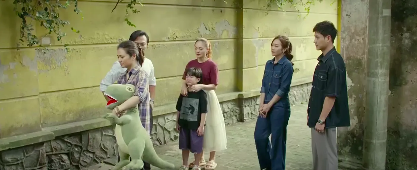 gia-dinh-minh-vui-bat-thinh-linh-cong-va-phuong-ly-hon-2