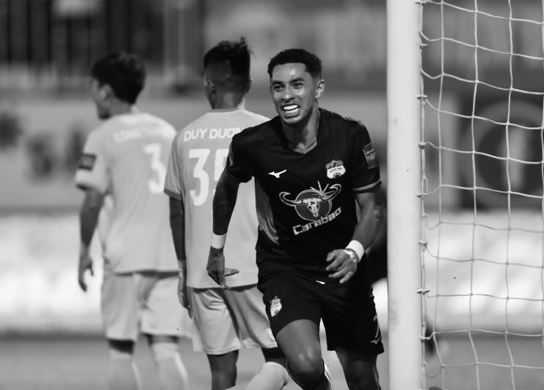 clb-hoang-anh-gia-lai-chi-tra-toan-bo-chi-phi-dua-cau-thu-ve-nuoc