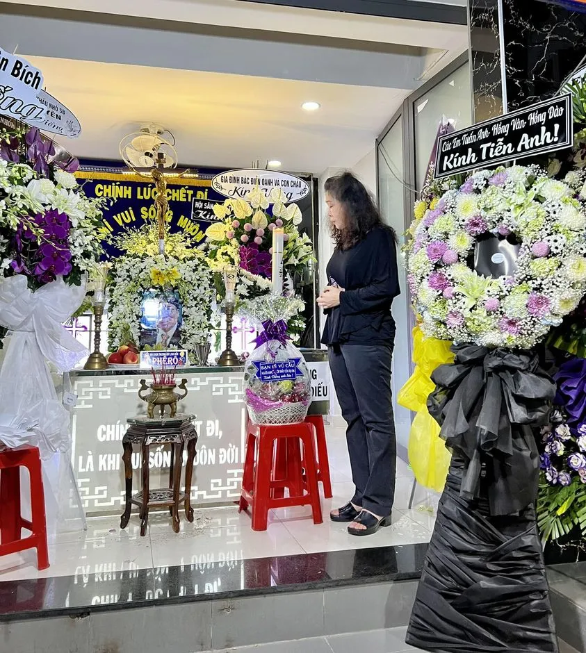 nsnd-hong-van-lien-tiep-thong-bao-tin-buon-khi-nguoi-than-dong-nghiep-qua-doi-3