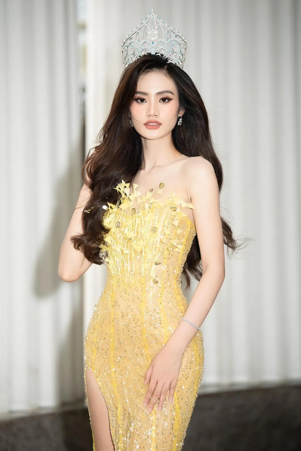 nhom-antifan-hoa-hau-y-nhi-doi-ten-thanh-hoa-hau
