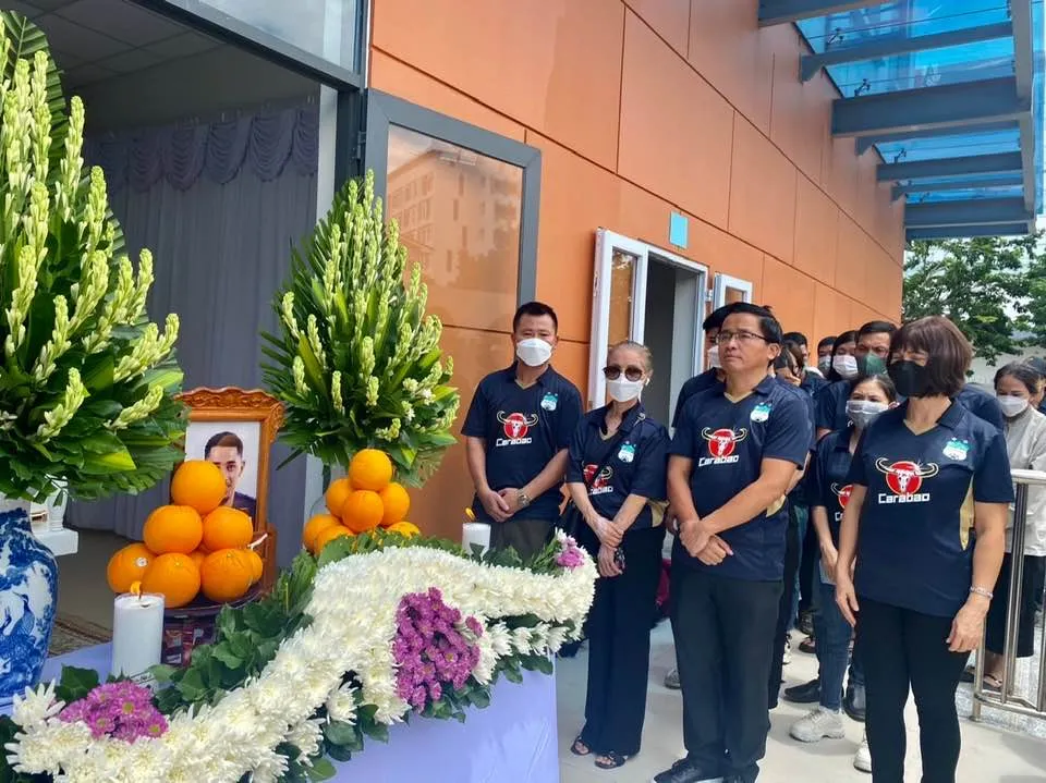 cau-thu-hoang-anh-gia-lai-duoc-boi-thuong-300-trieu-dua-ve-que-nha-an-tang