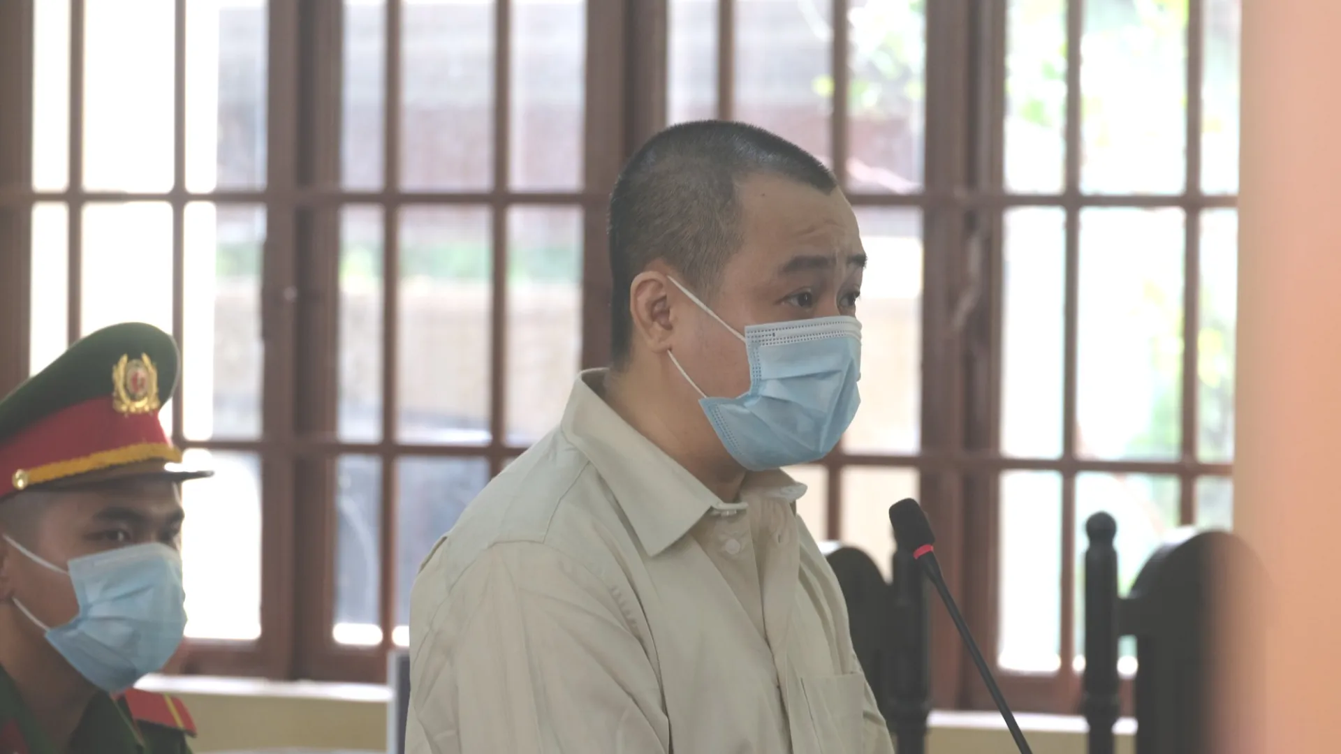 quan-quan-cuoi-xuyen-viet-vuong-lao-ly-gia-dinh-pha-san-3