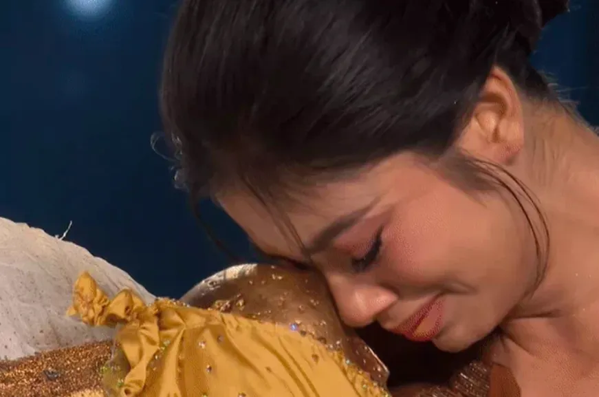 huynh-minh-kien-bat-khoc-nuc-no-tren-san-khau-5