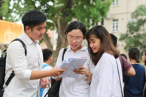 10-loai-giay-to-can-chuan-bi-de-nhap-hoc-nam-2023