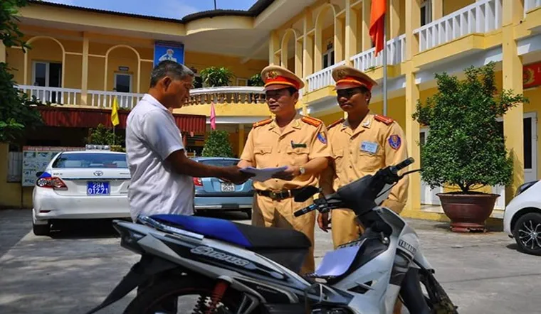 co-the-tim-lai-xe-may-bi-mat-cap-nho-bien-so-dinh-danh