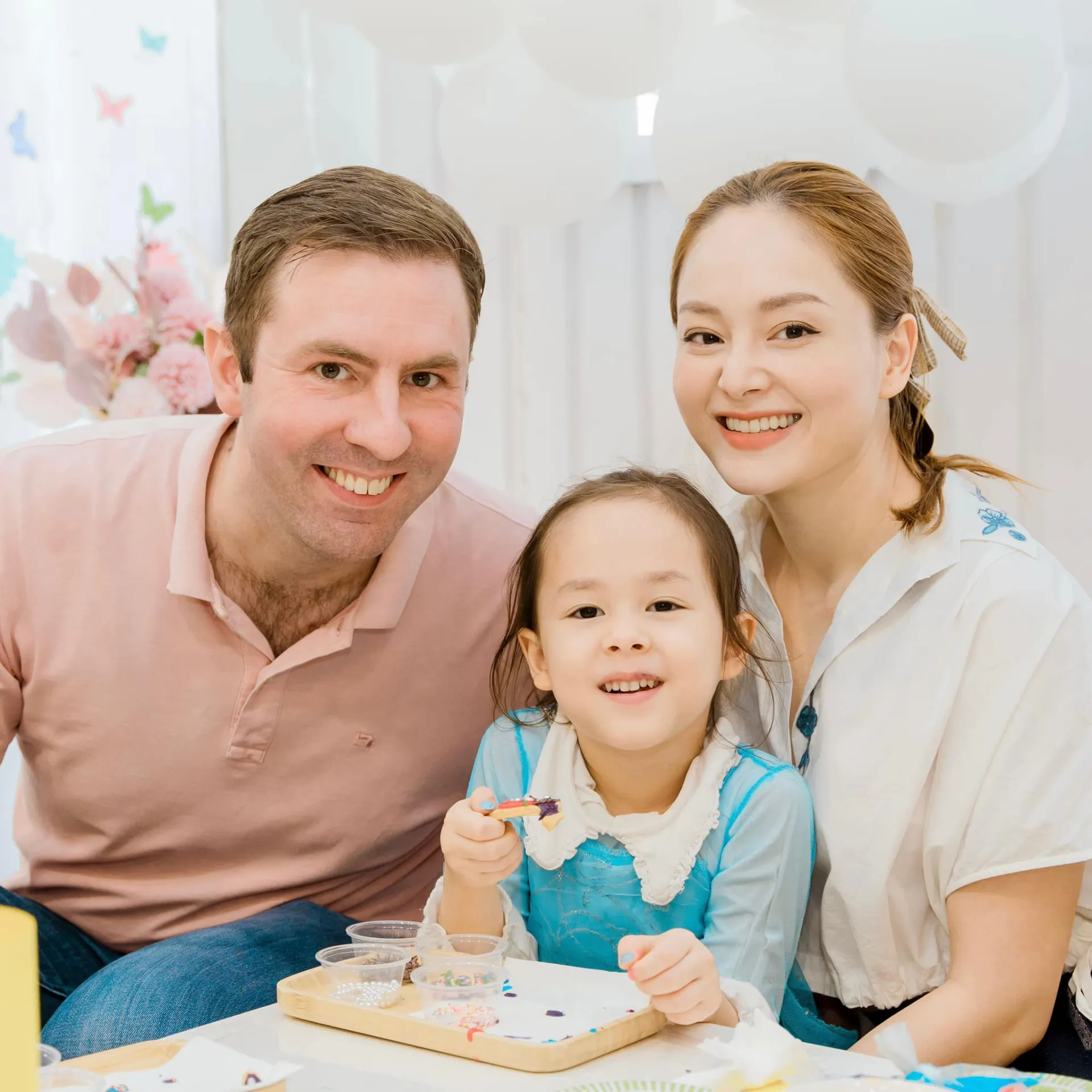 dien-vien-lan-phuong-khoe-hinh-anh-ben-chong-tay-2