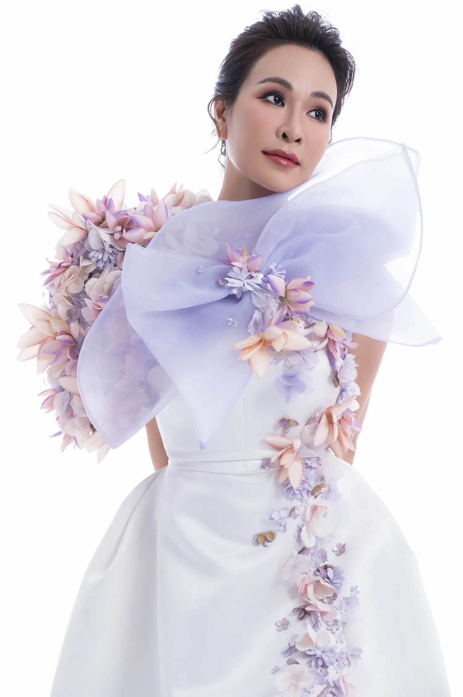 4-sao-nu-dau-tien-tham-gia-chi-dep-dap-gio-re-song-1