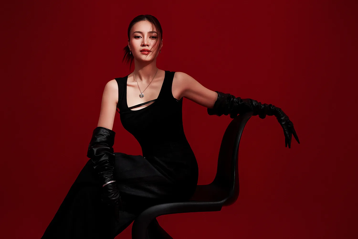 4-sao-nu-dau-tien-tham-gia-chi-dep-dap-gio-re-song-4