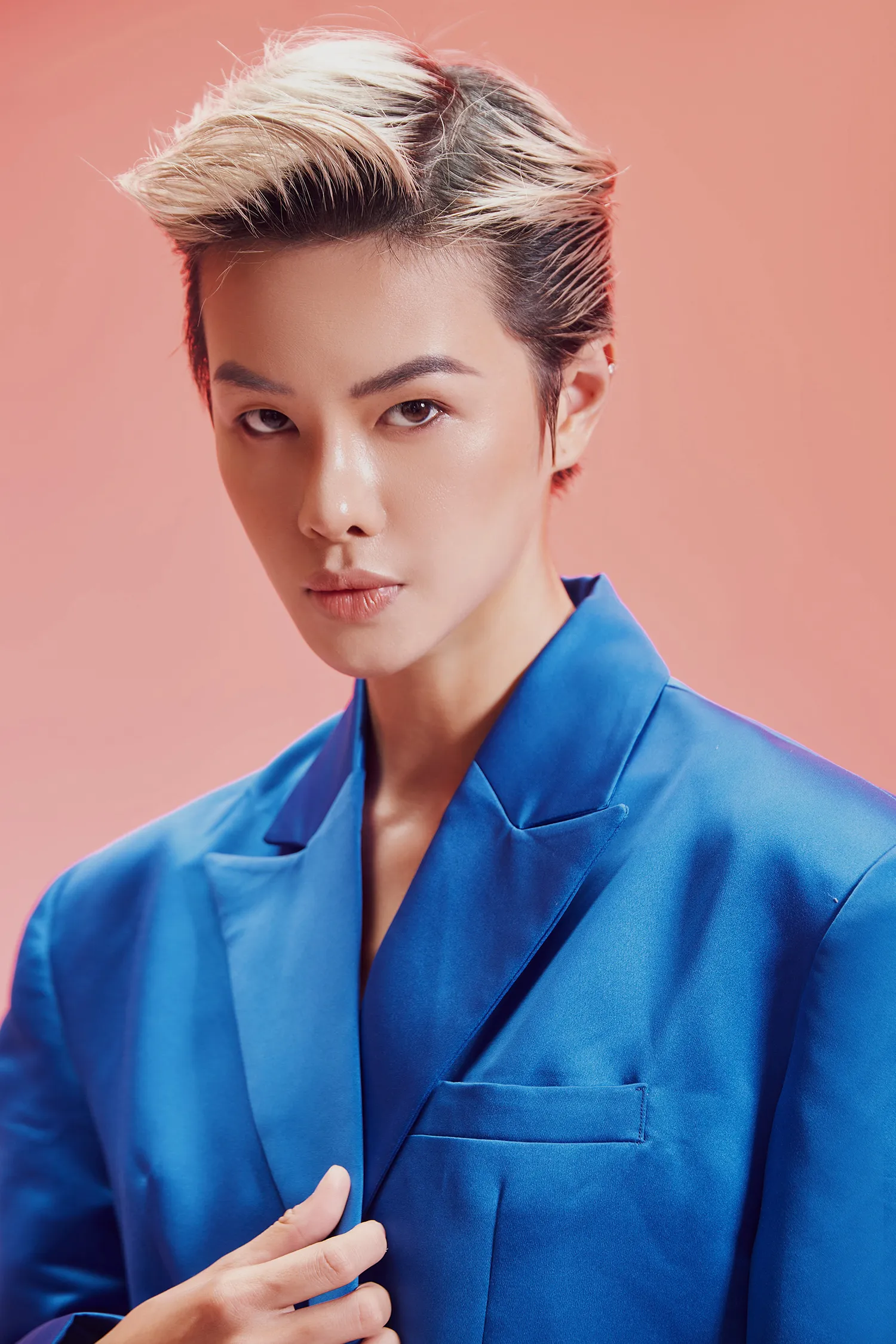 4-sao-nu-dau-tien-tham-gia-chi-dep-dap-gio-re-song-5