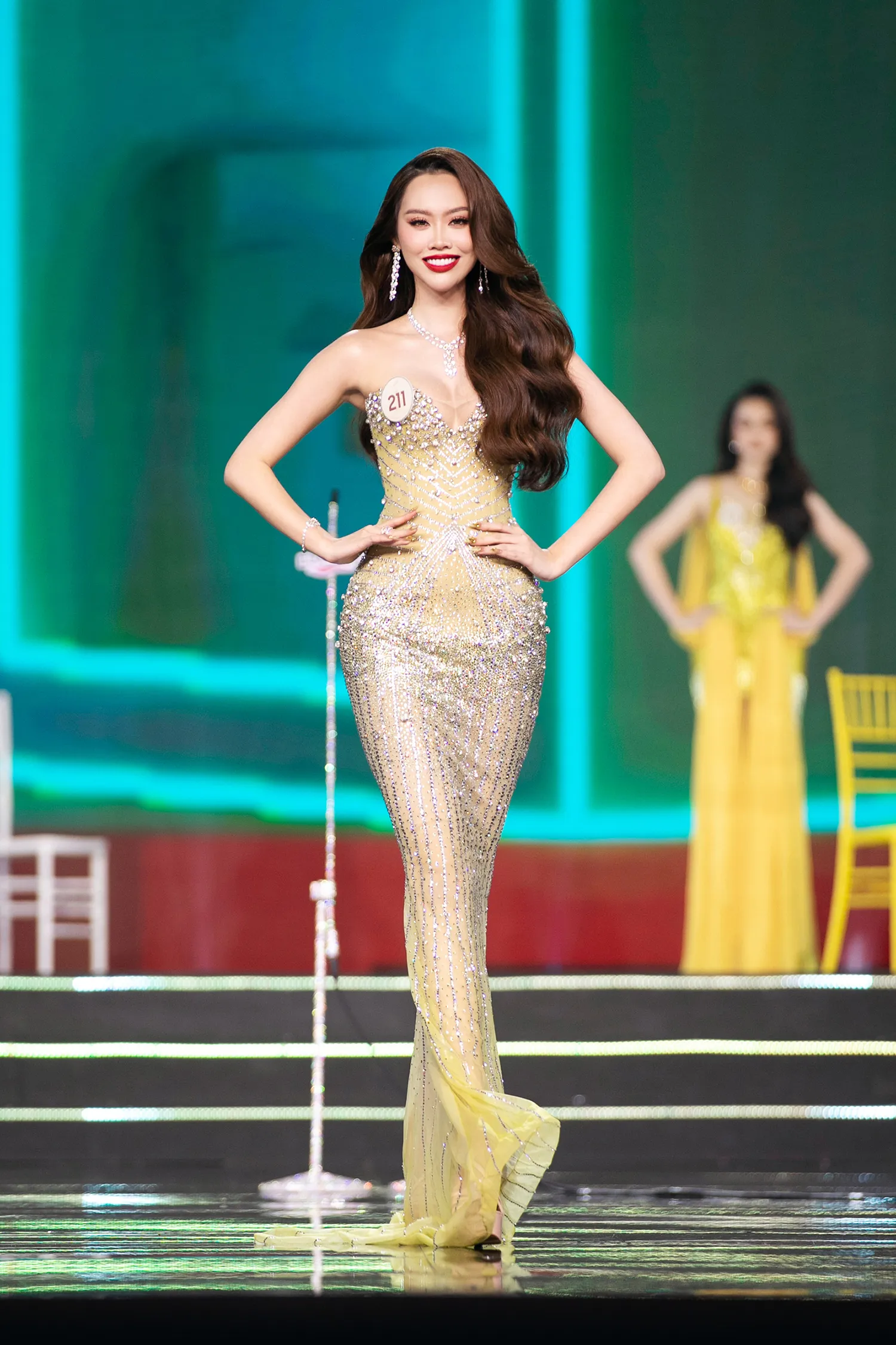 miss-grand-vietnam-khong-ho-ten-trong-trang-phuc-bikini-2