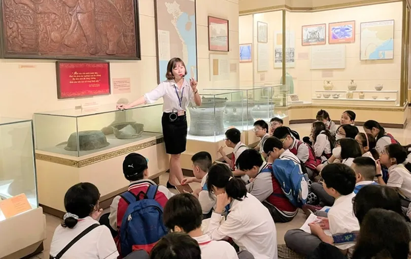 nganh-su-pham-lich-su-co-diem-chuan-cao-nhat-co-hoi-nghe-nghiep-ra-sao-1