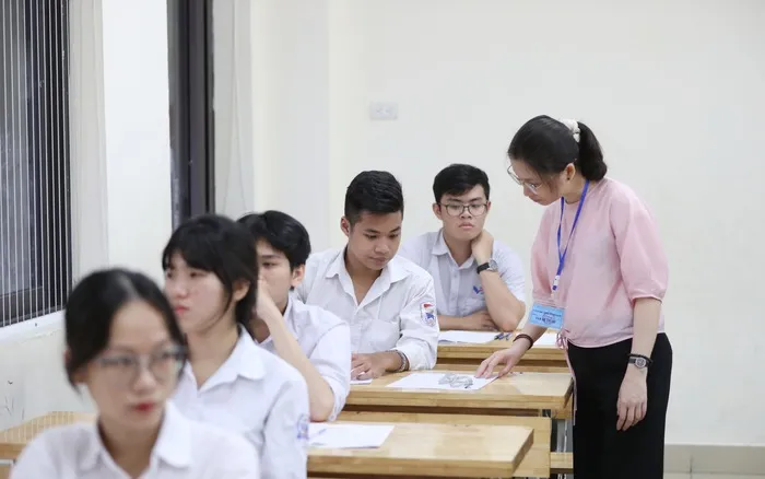 xem-xet-khoi-to-hoc-sinh-lam-lo-de-thi-tot-nghie-thpt-2023-1