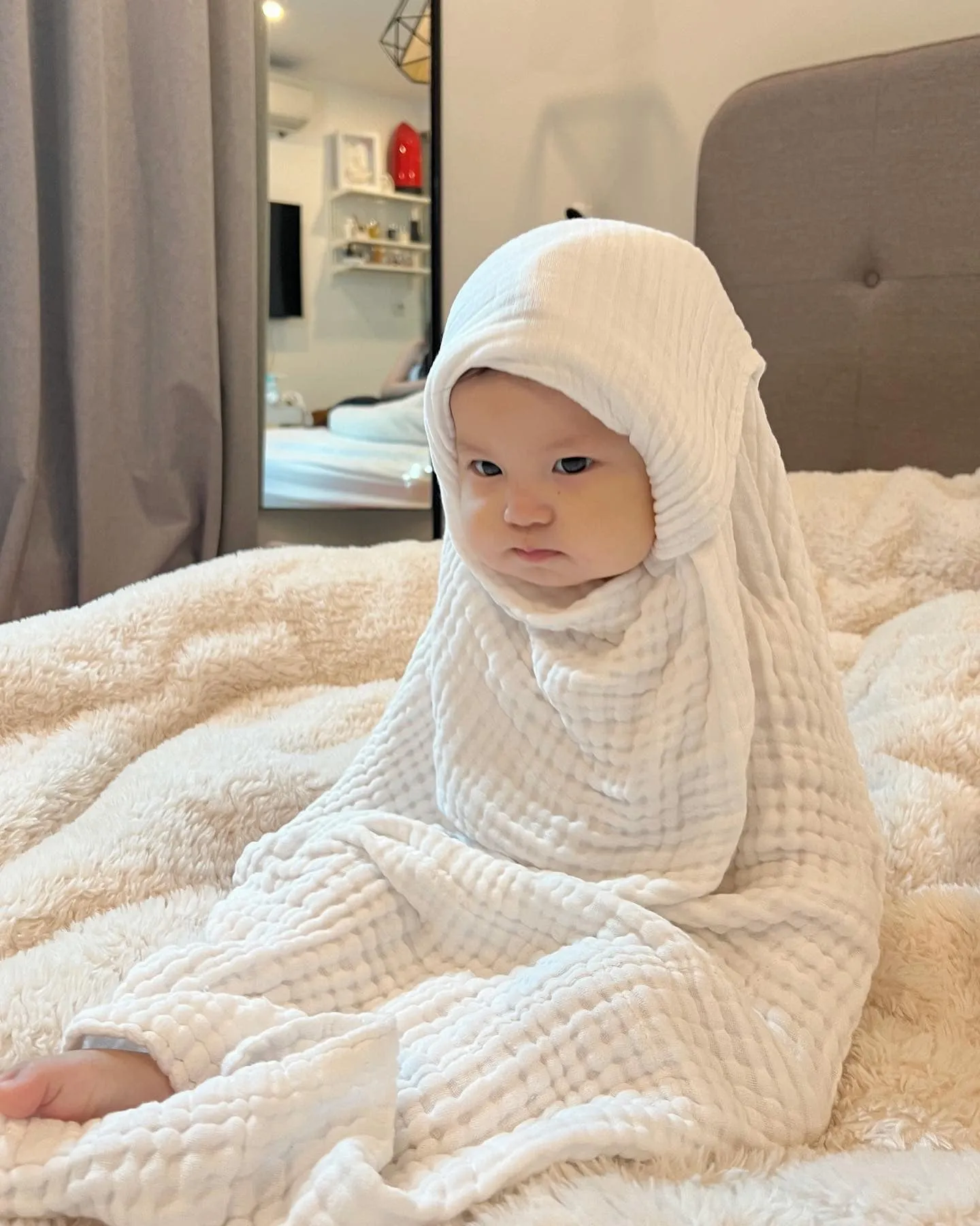 em-be-sinh-ra-tu-vach-dich-co-cai-ten-dac-biet-khong-trung-voi-ai-10