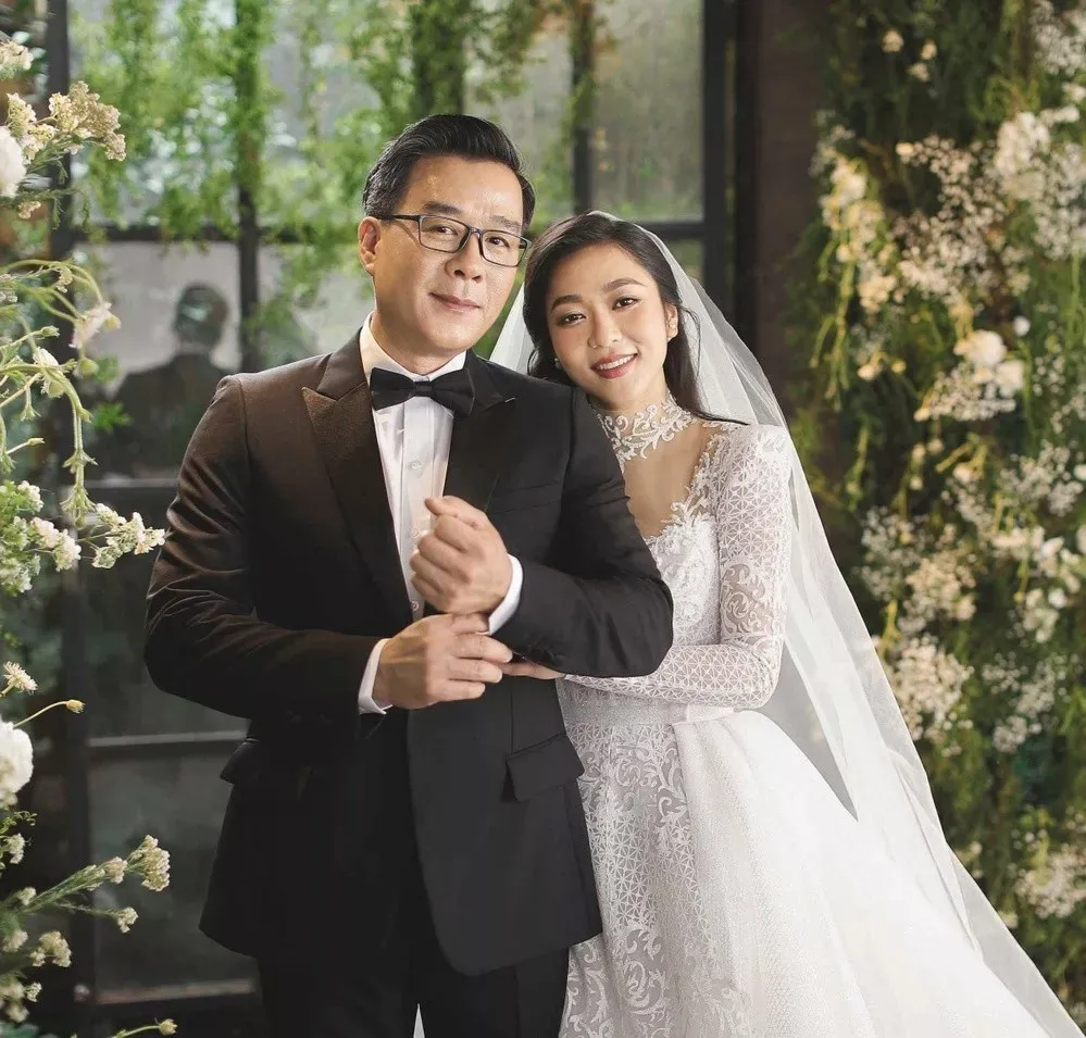 ha-thanh-xuan-thong-bao-ly-hon-vua-ca-koi