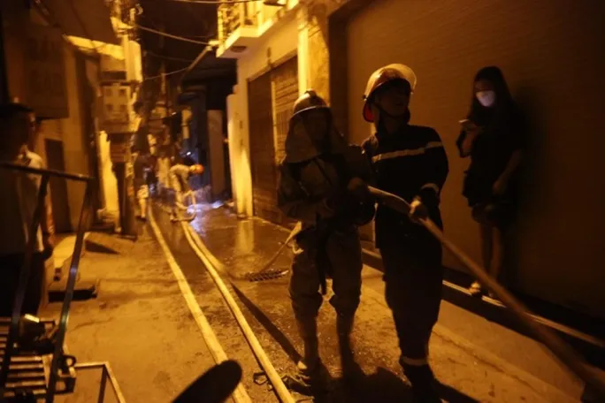 chay-chung-cu-mini-o-ha-noi-nhieu-nguoi-thuong-vong-3