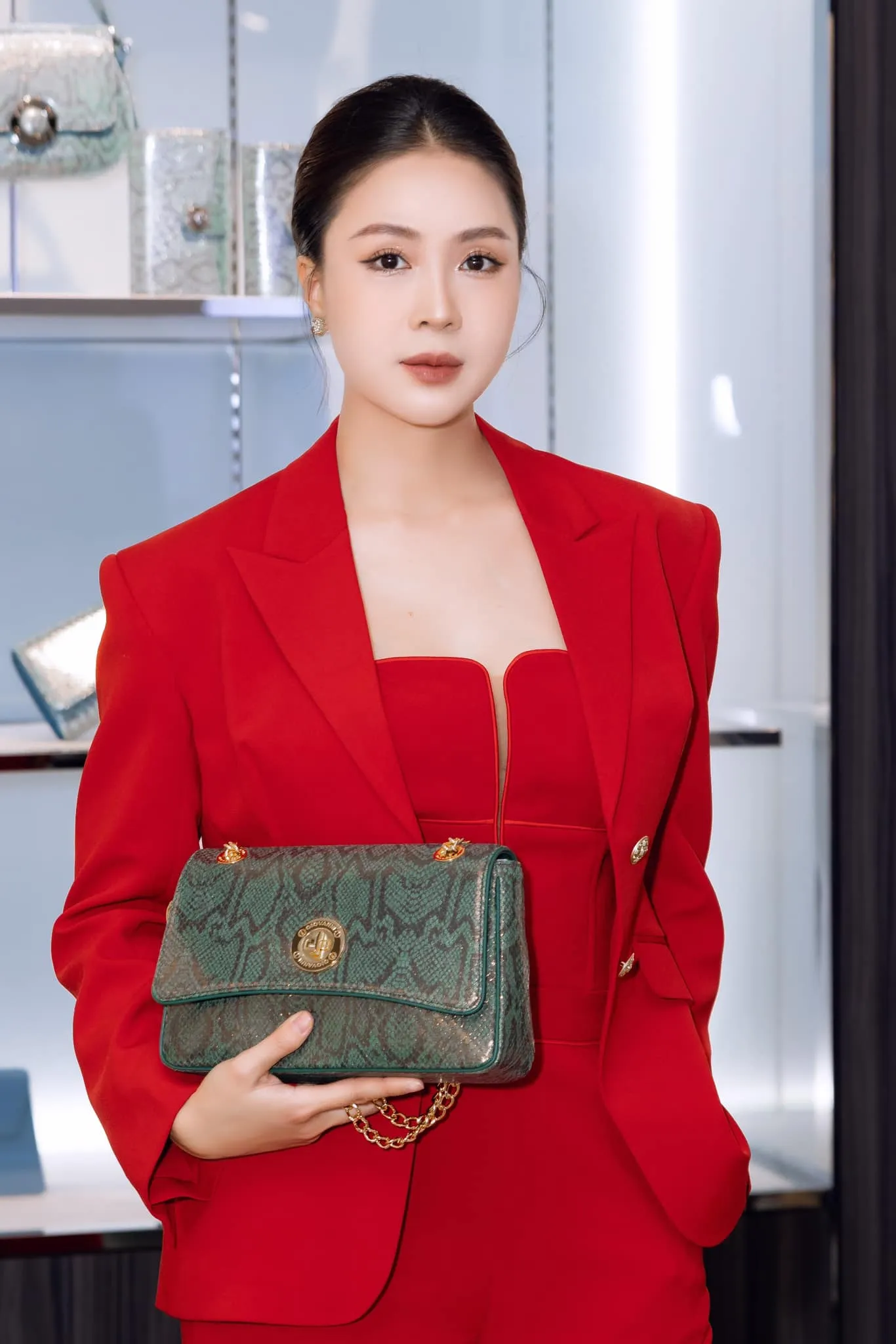 danh-sach-nghe-nghi-quyen-go-cho-nan-nhan-vu-chay-chung-cu-5