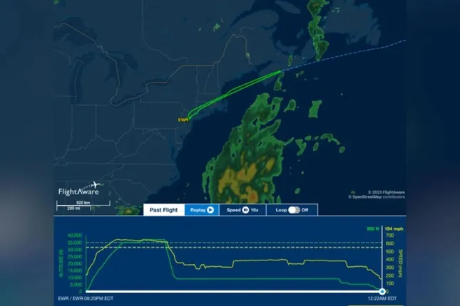 may-bay-roi-tu-do-khi-dang-cho-300-nguoi