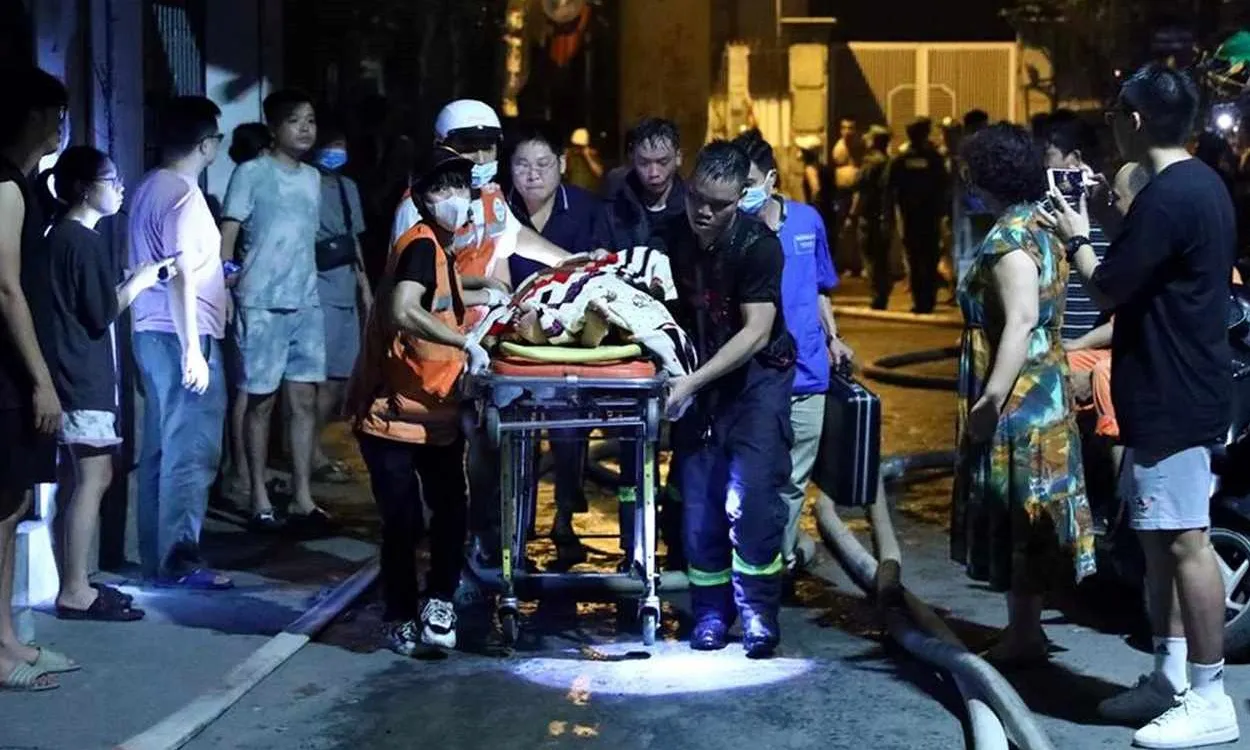 nguoi-phu-nu-nhay-tu-tang-cao-chung-cu-mini-qua-con-nguy-kich-3