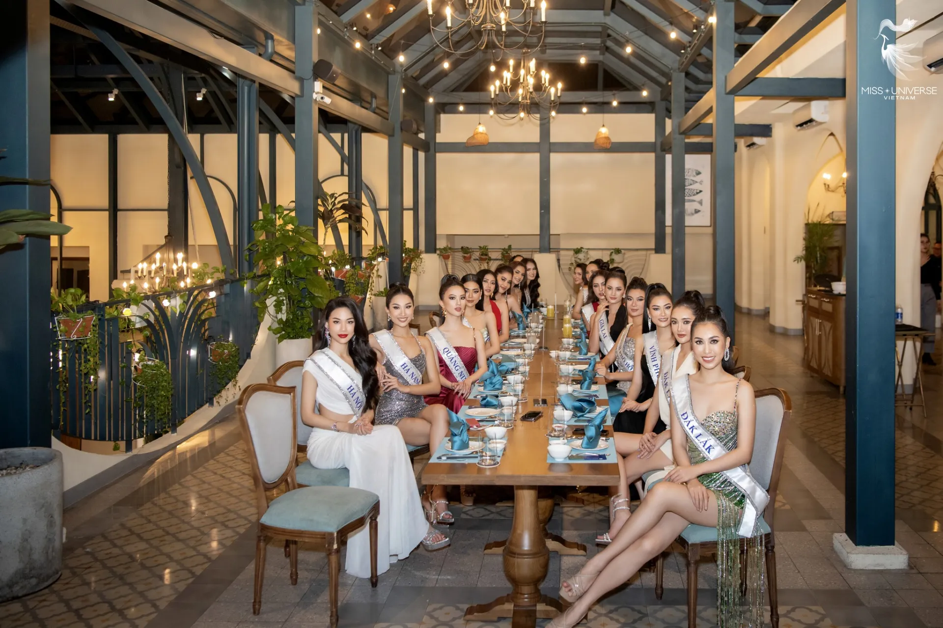 miss-universe-vietnam-2023-vuong-nghi-van-mua-ban-giai