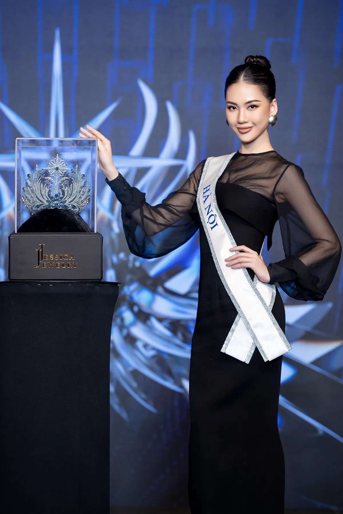 miss-universe-vietnam-2023-vuong-nghi-van-mua-ban-giai (4)