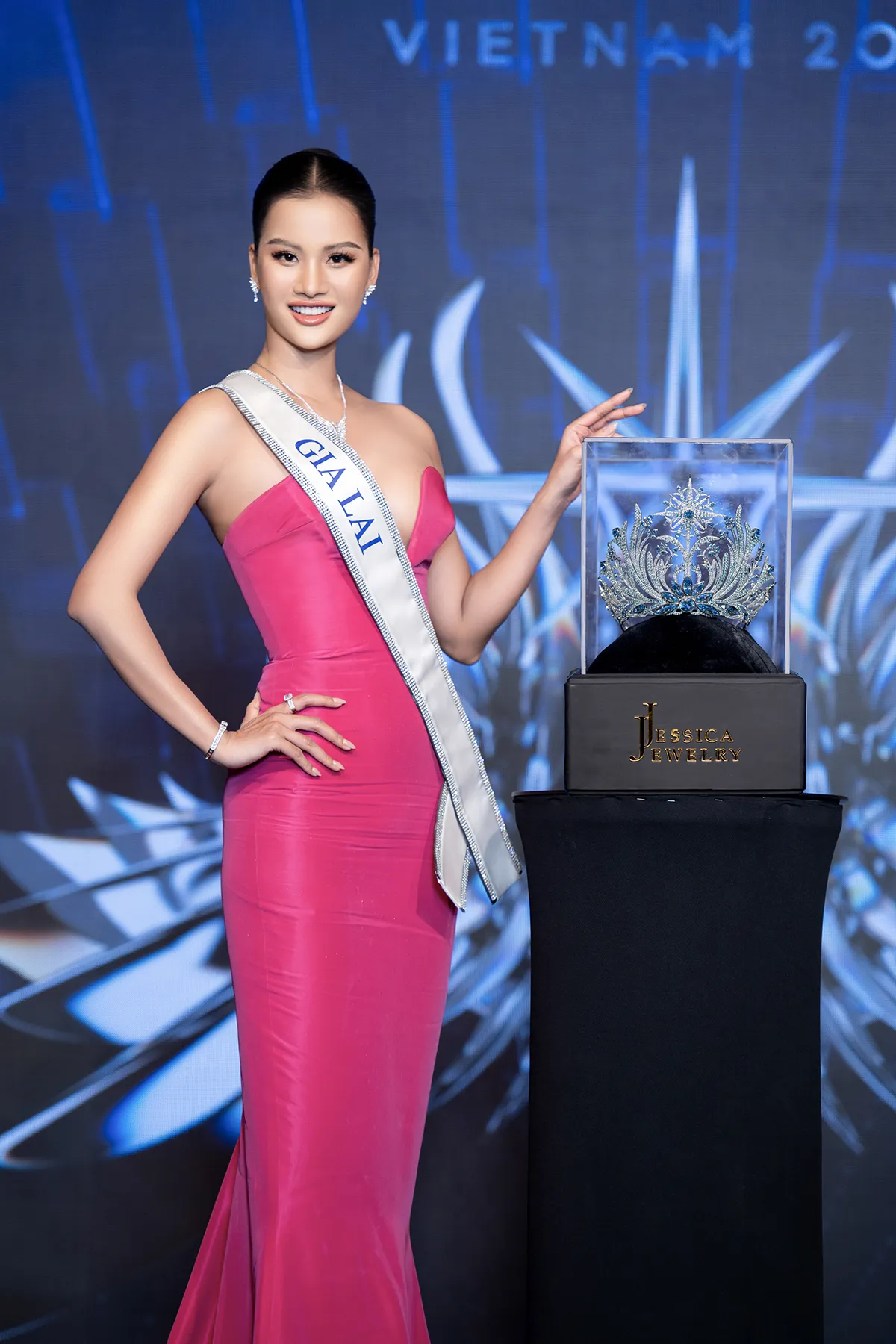 miss-universe-vietnam-2023-vuong-nghi-van-mua-ban-giai (5)