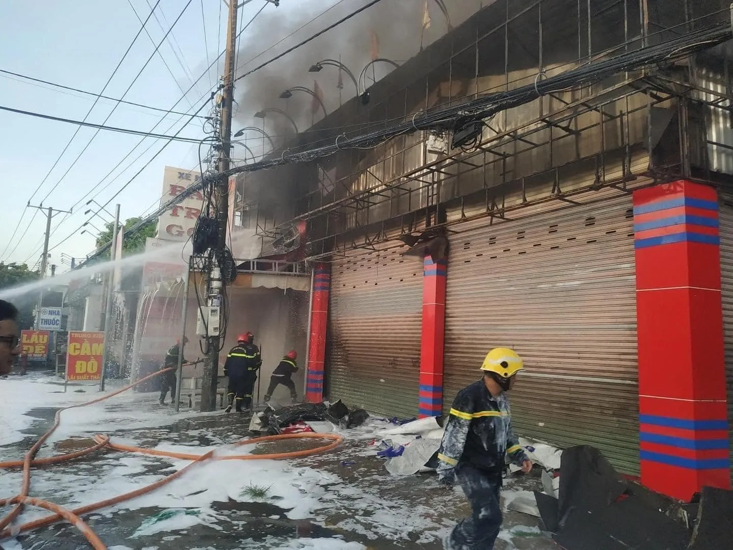 chay-cua-hang-xe-may-o-binh-duong-thieu-rui-nhieu-tai-san (3)