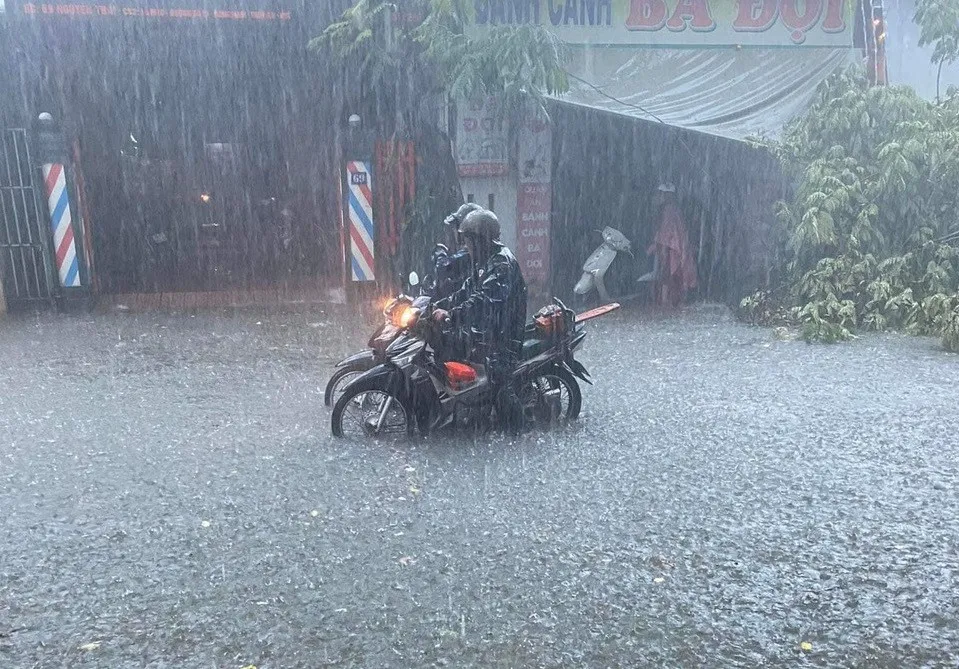 du-bao-ap-thap-nhiet-doi-dang-ap-sat-dat-lien-cac-tinh-mien-trung-2