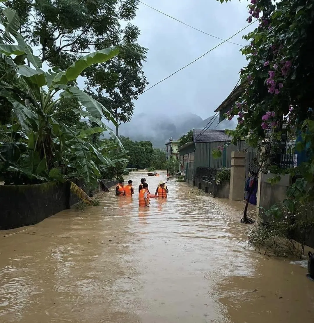 san-phu-o-nghe-an-sinh-con-giua-mua-lu-4
