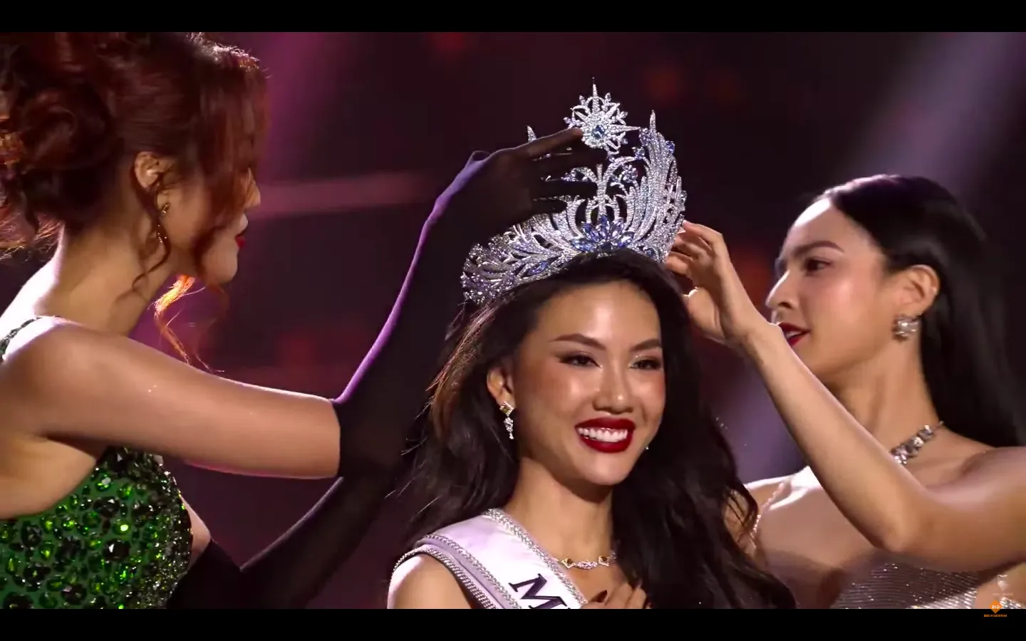 miss-univers-viet-nam-quynh-hoa-1