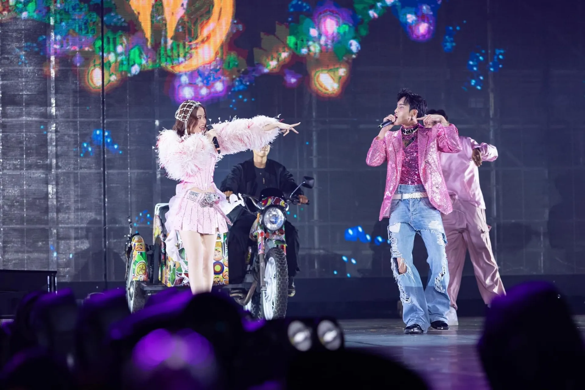 hoang-thuy-linh-len-tieng-ve-am-thanh-trong-concert-1