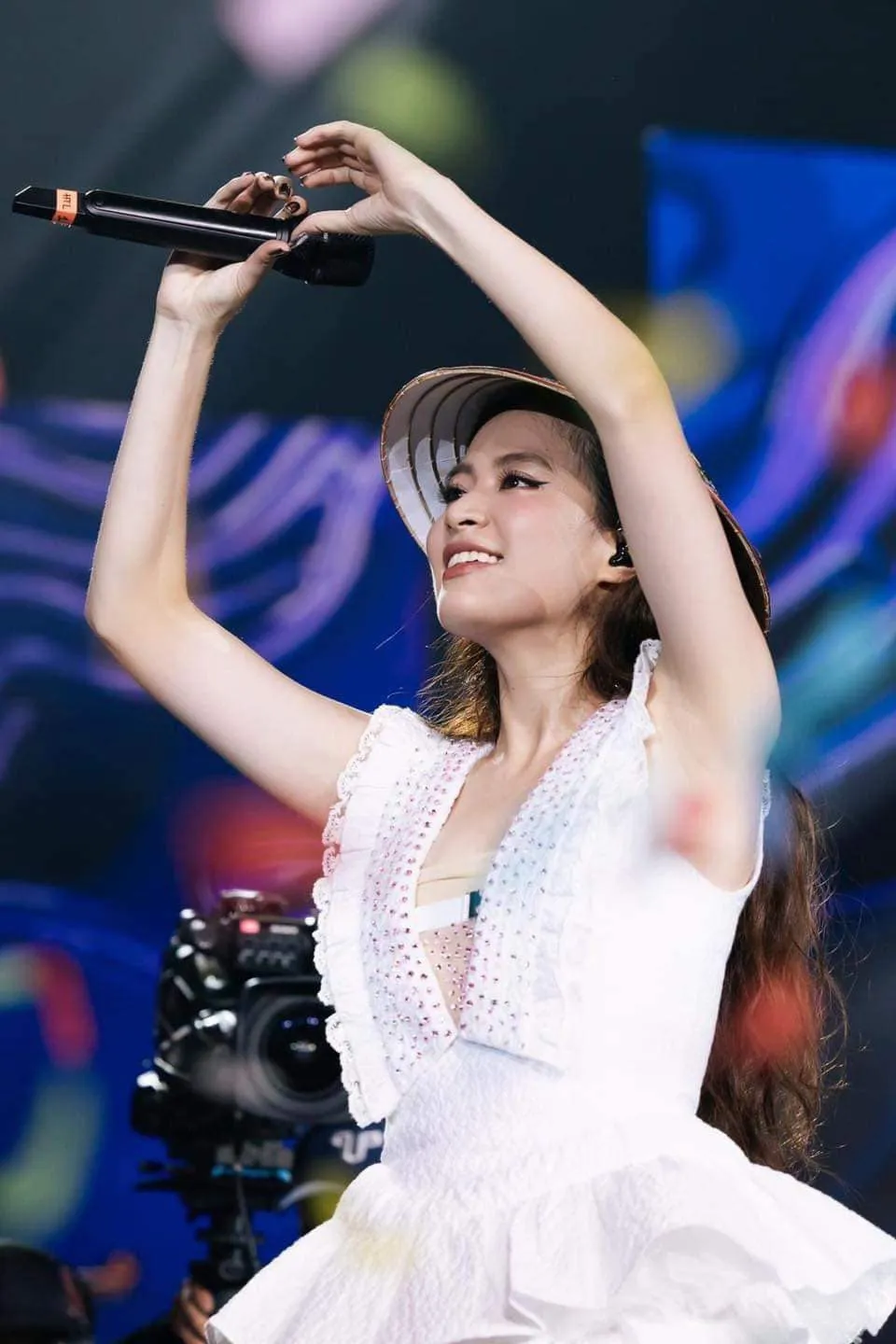 hoang-thuy-linh-len-tieng-ve-am-thanh-trong-concert