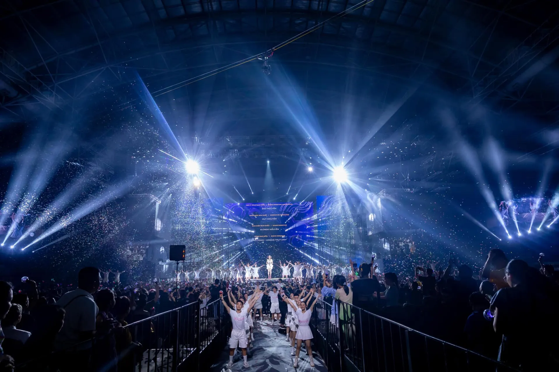 hoang-thuy-linh-len-tieng-ve-am-thanh-trong-concert-4