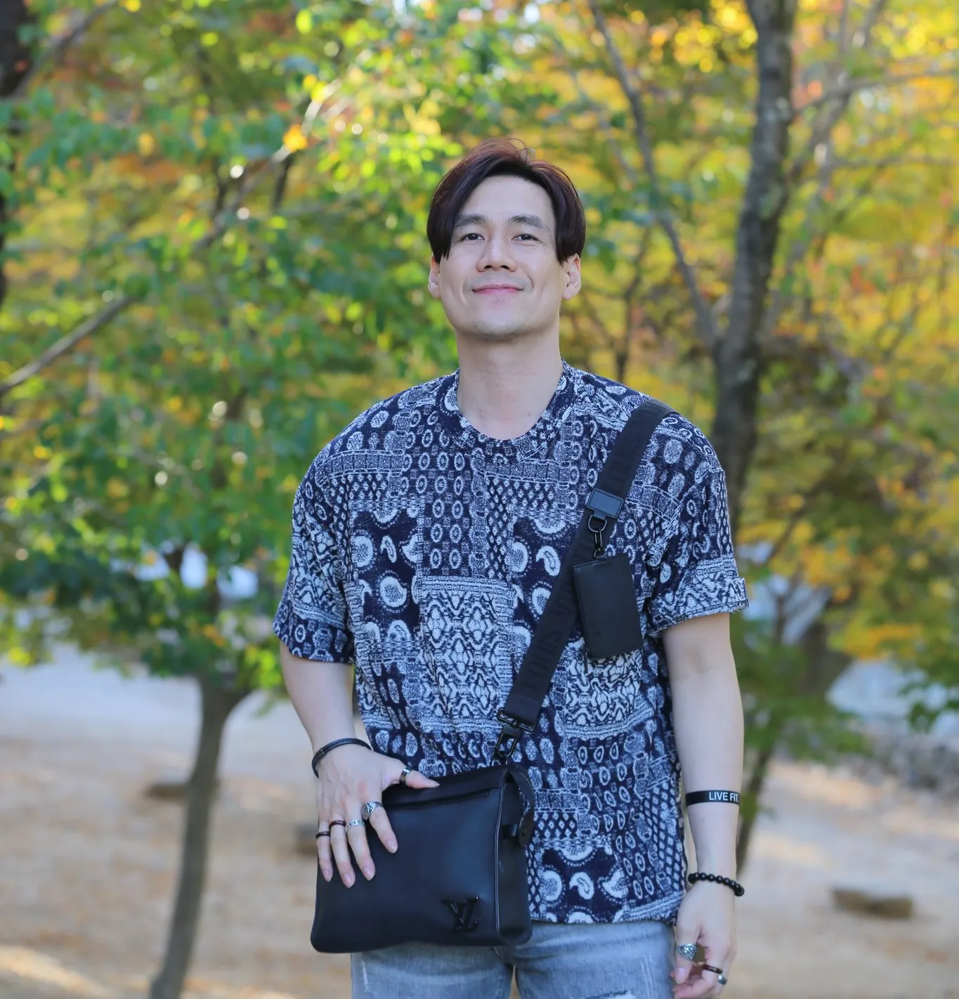 ca-si-khanh-phuong-len-tieng-ve-on-ao-lien-quan-den-vo-chu-tich-3